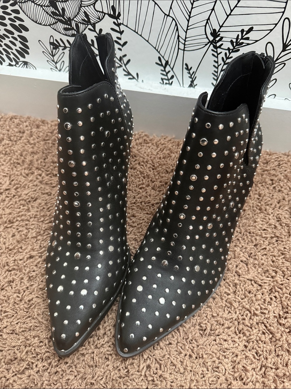 NWT ankle boots